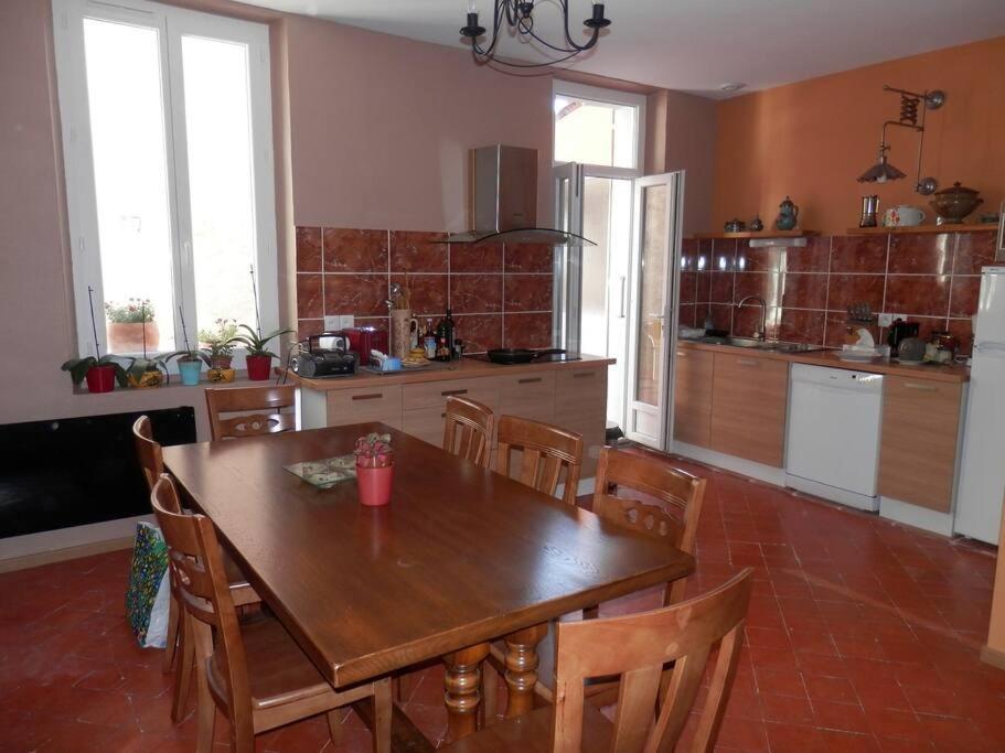 Appartement Spacieux Avec Grand Patio, 1Er Etage ซีฌ็อง ภายนอก รูปภาพ