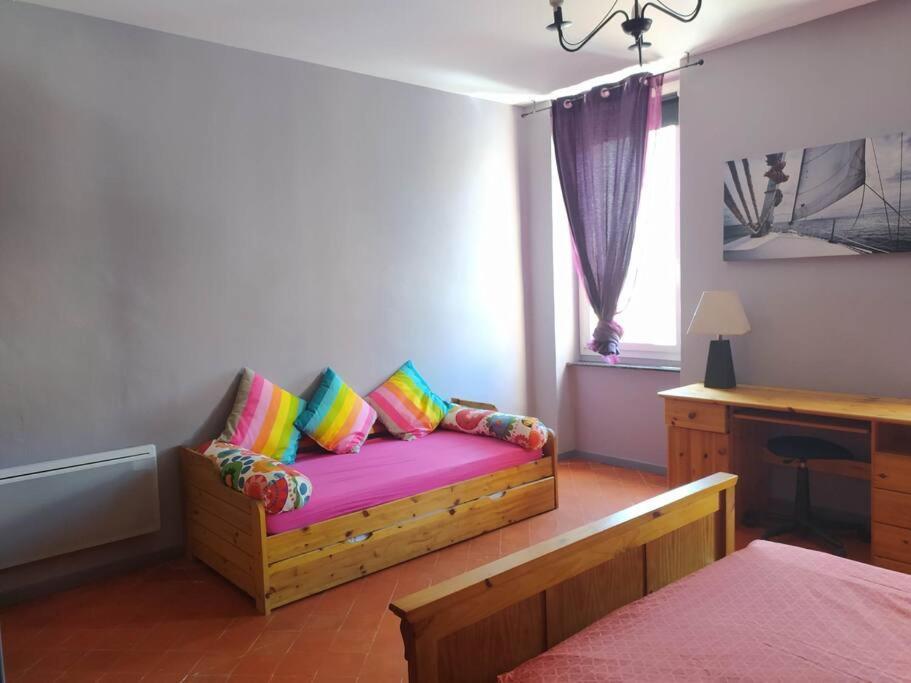 Appartement Spacieux Avec Grand Patio, 1Er Etage ซีฌ็อง ภายนอก รูปภาพ