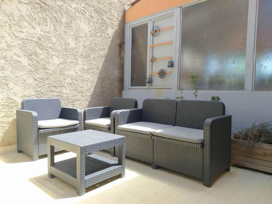 Appartement Spacieux Avec Grand Patio, 1Er Etage ซีฌ็อง ภายนอก รูปภาพ