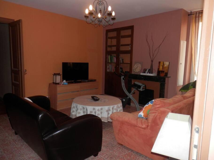 Appartement Spacieux Avec Grand Patio, 1Er Etage ซีฌ็อง ภายนอก รูปภาพ